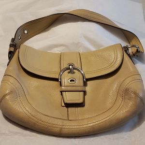 Coach Shoulder bag in Buff Leather